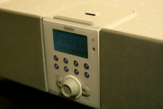 Illustration for article titled Hello, GEORGE - Hands-On The $499 iPod Dock With A Killer Remote
